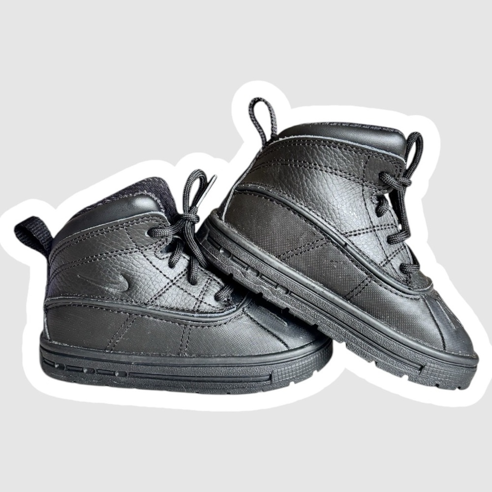 NWOT Nike size 7 Toddler Black High Top LACE UP Shoes
